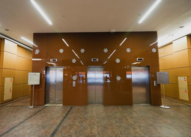 Боровский: Вид главного лифтового холла